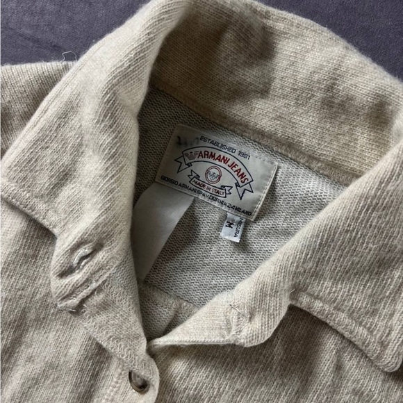 Vintage Armani Jeans Shirt Jacket – Made in Italy 90s Beige Knit Overshirt (M) - Picture 2 of 3